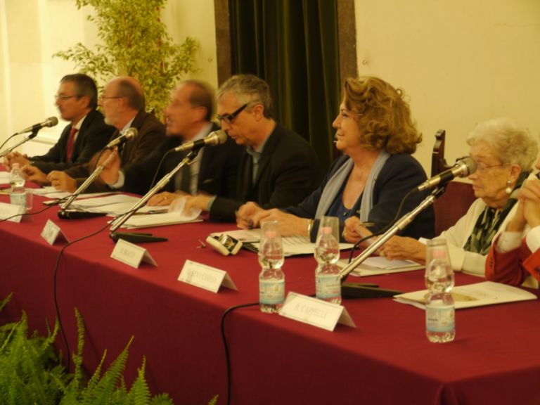 Il tavolo degli oratori Tutti pazzi per Costantino! Ore in coda per assicurarsi l’accesso alla preview della mostra che celebra, a Milano, l’anniversario dell’Editto