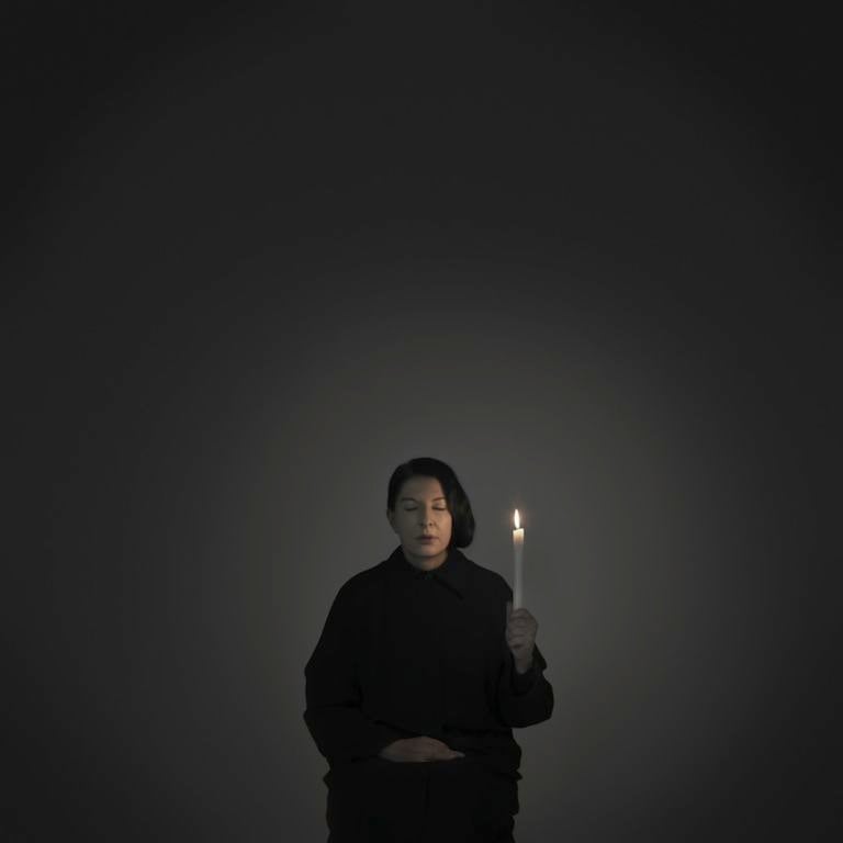 Marina Abramović – Artist Portrait with a Candle B from the series WIth Eyes Closed I See Happiness 2012 – Courtesy Marina Abramović Per chi ama la Marina! Abramović, naturalmente. Due giorni a Vienna per una full immersion catartica, un viaggio nel corpo e nell’anima dell’artista, transitando per la 50.Viennale