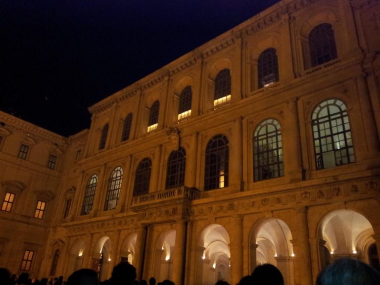 Notte dei Musei Roma Palazzo Barberini Se c’erano anche Alemanno e Gasperini… Tutta Roma in strada (e in macchina, ahinoi) per la Notte dei Musei, ecco il fotoreportage (un po’ rubacchiato da Twitter)
