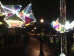 image0034 Un’installazione interattiva che illumina Hungerford Bridge a Southbank, Londra. Ecco come rimodulare lo spazio, affidandosi al gioco tra la luce e il gesto