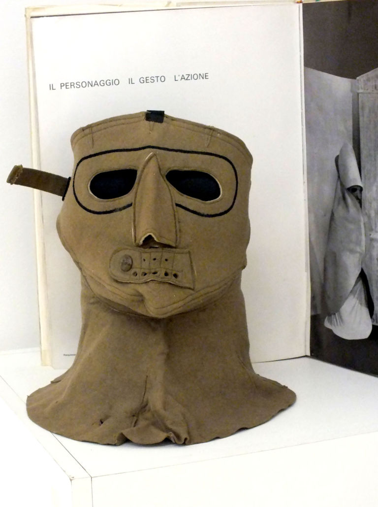 11 atelier pascali maschera Pino Pascali. Il seduttore dell’Arte Povera