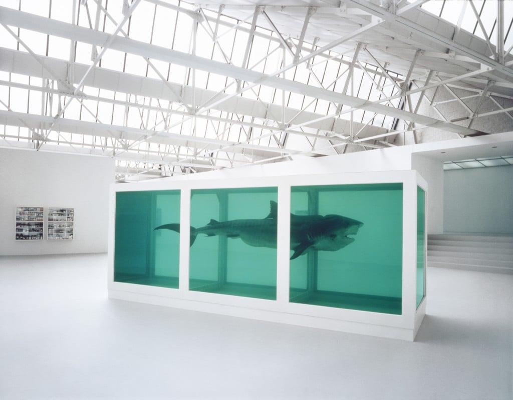 The Unknown, bar disegnato da Damien Hirst a Las Vegas che custodisce il suo squalo imbalsamato