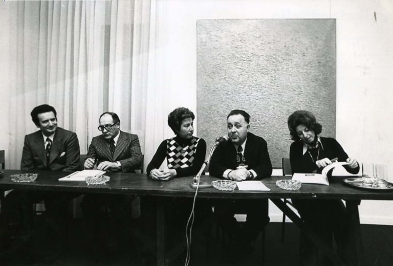 Dibattito fine della pittura 10 febbraio 1976 da sx Lidio Bozzini Mario Verdone Marisa Volpi Nello Ponente e Lorenza Trucchi Un editore, una rivista, un museo. Qui, Editalia alla Gnam