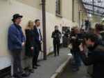 Foto di rito Prove di Biennale per Gioni, che con Fondazione Trussardi porta Cyprien Gaillard a Milano: mostra da dieci, allestimento da lode, qui avete foto e video. E sugli inviti in Laguna scherza così: “sicuramente non ci sarà Tintoretto!”