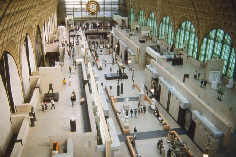 Gae Aulenti Musée DOrsay Parigi Art Digest: Musée d'Orsay, biglietto e deodorante. 400 donne per il post-Sehgal alla Tate Modern. Jamon spagnolo per Ai Weiwei