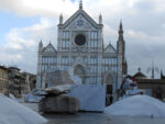 Installazione opera Paladino per Florens 2012 8 Florens Updates: mentre fervono i preparativi per la dieci giorni fiorentina, in Piazza Santa Croce prende forma l’installazione di Mimmo Paladino. Foto e video in anteprima