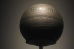 Jeff Koons Basketbal 1985 Bronze diameter 30cm Il bronzo, ieri e oggi