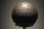 Jeff Koons Basketbal 1985 Bronze diameter 30cm Il bronzo, ieri e oggi