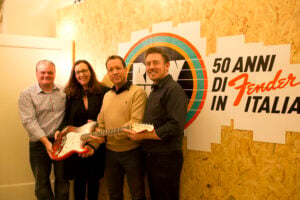 Una chitarra da Museo. Bologna celebra i 50 anni della Fender in Italia, ospiti i Pooh, gli Skiantos, gli Stadio. Ecco chiccera alla preview della mostra