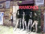 Ramones Rocket to Russia 1977 Cover, che passione. E chi se le dimentica le copertine dei vinili storici? Bob Egan le ha studiate e archiviate, scovando le location dove furono scattate le mitiche foto...