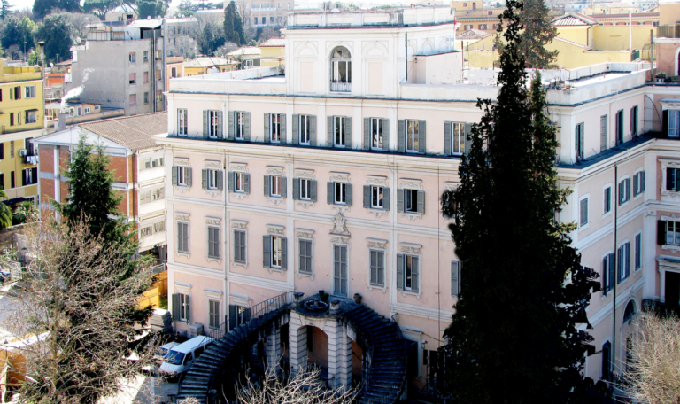 Villa Altieri Un nuovo museo per Roma. All’Esquilino nasce il Palazzo delle Culture di Villa Altieri. Un edificio secentesco oggi contenitore di biblioteche, centri studi e bookshop. Qui tante foto