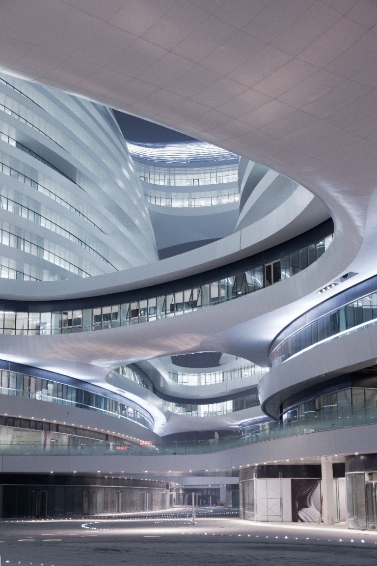 Zaha Hadid Galaxy Soho Pechino foto Iwan Baan 11 Pensato–disegnato-realizzato, tutto in 30 mesi. Può accadere solo in Cina: ecco le immagini del Galaxy Soho, l’ultimo gioiello di Zaha Hadid a Pechino