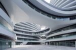 Zaha Hadid Galaxy Soho Pechino foto Iwan Baan 14 Pensato–disegnato-realizzato, tutto in 30 mesi. Può accadere solo in Cina: ecco le immagini del Galaxy Soho, l’ultimo gioiello di Zaha Hadid a Pechino