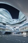 Zaha Hadid Galaxy Soho Pechino foto Iwan Baan 3 Pensato–disegnato-realizzato, tutto in 30 mesi. Può accadere solo in Cina: ecco le immagini del Galaxy Soho, l’ultimo gioiello di Zaha Hadid a Pechino