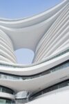 Zaha Hadid Galaxy Soho Pechino foto Iwan Baan 8 Pensato–disegnato-realizzato, tutto in 30 mesi. Può accadere solo in Cina: ecco le immagini del Galaxy Soho, l’ultimo gioiello di Zaha Hadid a Pechino