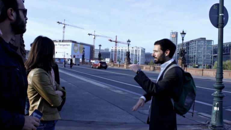 p12 Chryssa Tsampazi e Paolo Barlascini vi raccontano Berlino. Tutte le foto dei loro tour, che chiudono la serie "Walk with the artist". La città, vista con gli occhi degli artisti