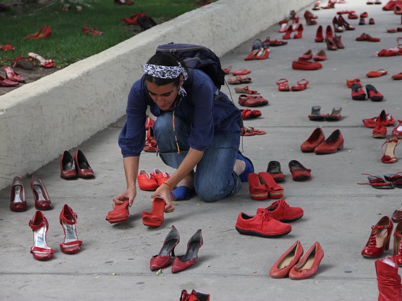 Zapatos Rojos, Elina Chauvet
