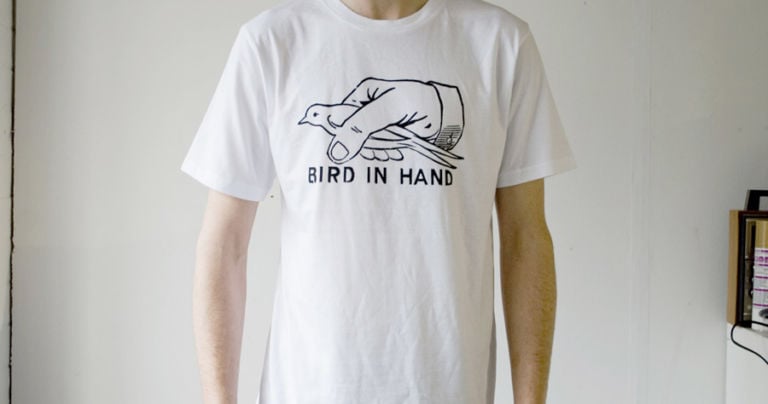 trademark bird in hand1 Vecchi marchi e nuovi prodotti: i mestieri di una volta ispirano il design contemporaneo. A Sheffield, in Inghilterra, Article Works recupera i loghi di aziende scomparse e ci fa delle t-shirt