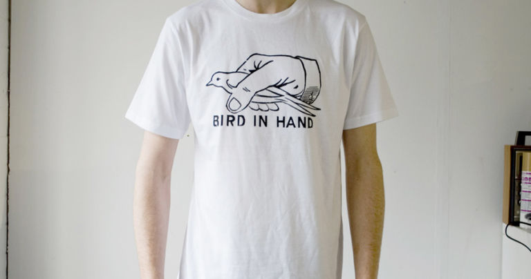 trademark bird in hand1 Vecchi marchi e nuovi prodotti: i mestieri di una volta ispirano il design contemporaneo. A Sheffield, in Inghilterra, Article Works recupera i loghi di aziende scomparse e ci fa delle t-shirt