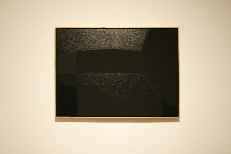 Alberto Burri Opera al nero Galleria dello Scudo Verona 18 Pubblico delle grandi occasioni per l’Opera al nero di Alberto Burri alla Galleria dello Scudo di Verona. Chiccera? Vedete, voi, nella ricca fotogallery di Artribune