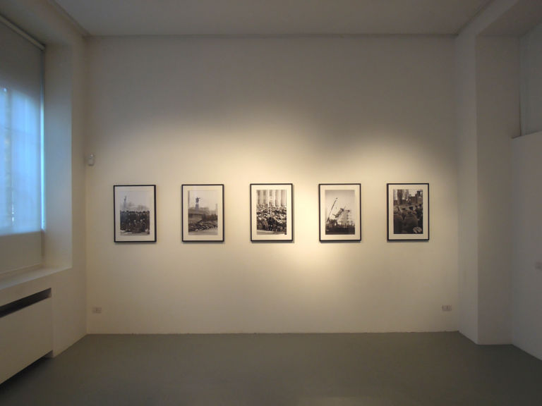 Alimjan Jorobaeev Mirages of the communism veduta della mostra presso Laura Bulian Gallery Milano 2012 4 Il comunismo ribaltato