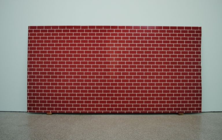 Cady Noland Ohne Titel Brick Wall 1993 94 Foto Albarello La polvere della modernità. Il Migros Museum a Bolzano