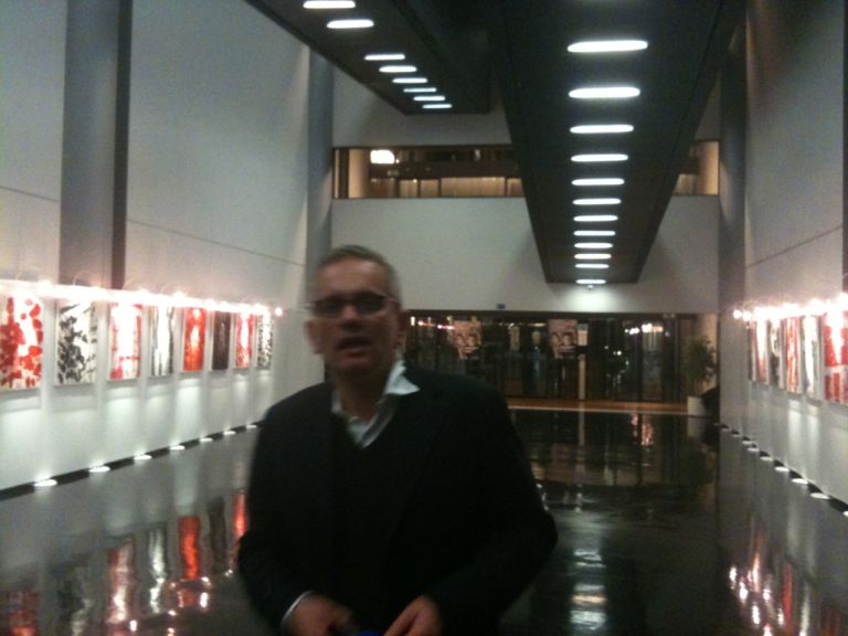 Giovanni Frangi Il Rosso e il Nero Strasburgo 2012 8 Il Rosso e il Nero. Giovanni Frangi rilegge Stendhal in ventotto opere su carta, e le espone al Parlamento Europeo di Strasburgo: ecco le immagini