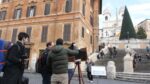 In Piazza di Spagna Spuntano qua e là per le strade e le piazze di Roma: macchine fotografiche d’epoca per presentare il nuovo format di Sky Arte HD. Che lancia un contest via Instagram, e nel week-end replica a Milano