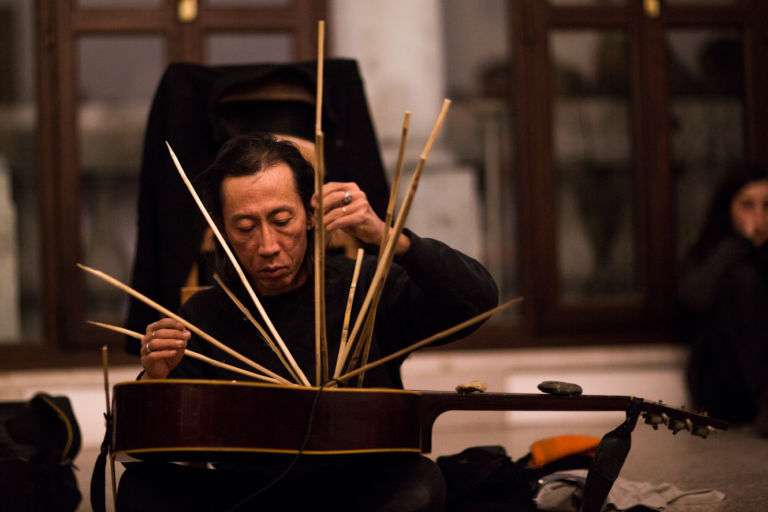 Lee Wen Sebastian Scene dalla International Performance Art Week di Venezia. Qualche foto e un po' di riflessioni, sul filo dei racconti di Ilija Šoškić e Boris Nieslony