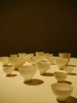 Nendo Shivering bowls Tutto il sesso della Triennale di Milano. Falli giganti e vulve accoglienti inaugurano Kama, mostra hard&design. Allontanate i bimbi dal pc, in anteprima una scandalosa fotogallery