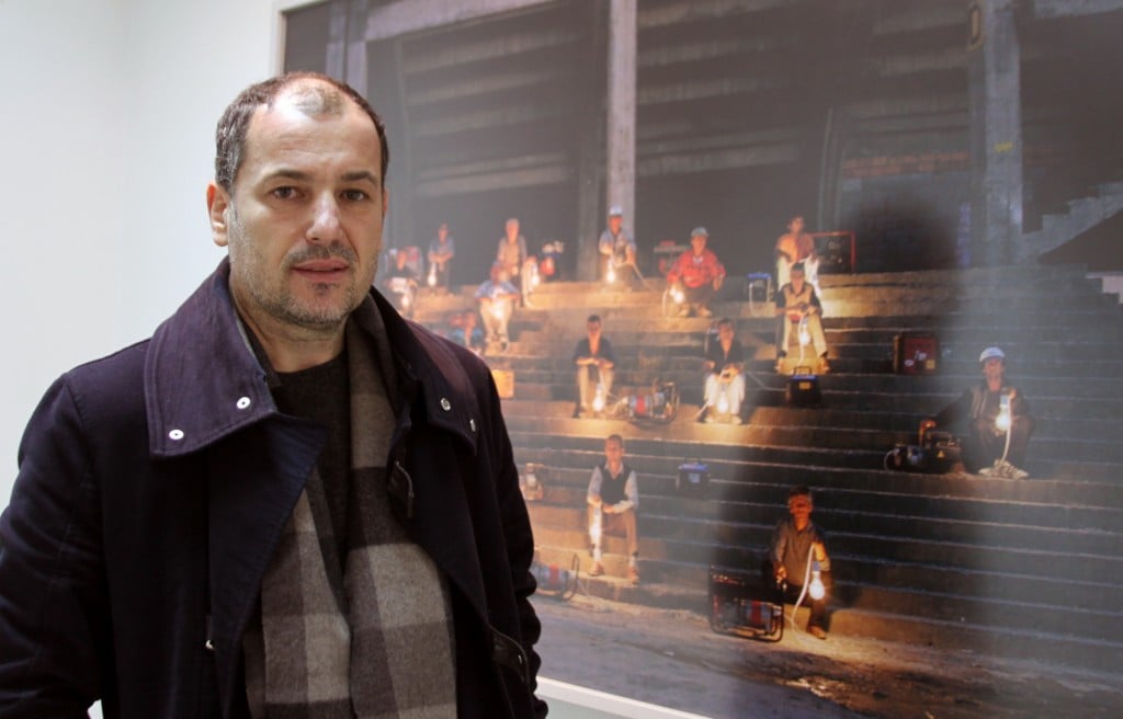 Live from Pristina: Adrian Paci inaugura la sua prima grande mostra alla Galleria Nazionale del Kosovo, curata da Angela Vettese. E su Artribune arrivano le immagini dell’opening