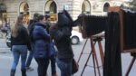 Roma in fila per una foto Spuntano qua e là per le strade e le piazze di Roma: macchine fotografiche d’epoca per presentare il nuovo format di Sky Arte HD. Che lancia un contest via Instagram, e nel week-end replica a Milano