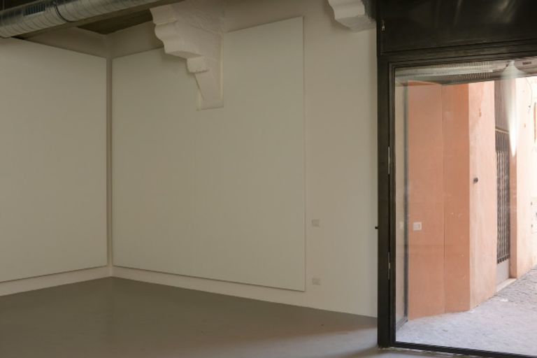 Un interno di 28 Pia1289C3 Pantheon district. Location inusitata nel pieno centro di Roma: la sfida la lancia la nuova galleria 28 Piazza di Pietra. Che inaugura con atmosfere arabe…