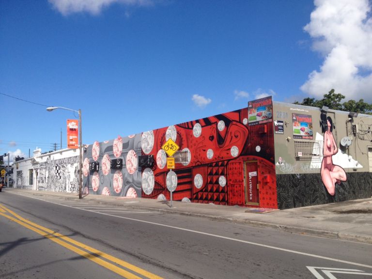 Wynwood Wall Miami 2012 38 Miami Updates: mille foto di una città diventata grazie ad una operazione intelligente capitale mondiale dei graffiti. Ciò che in Italia è ancora vandalismo, a Wynwood è strumento di riqualificazione urbana