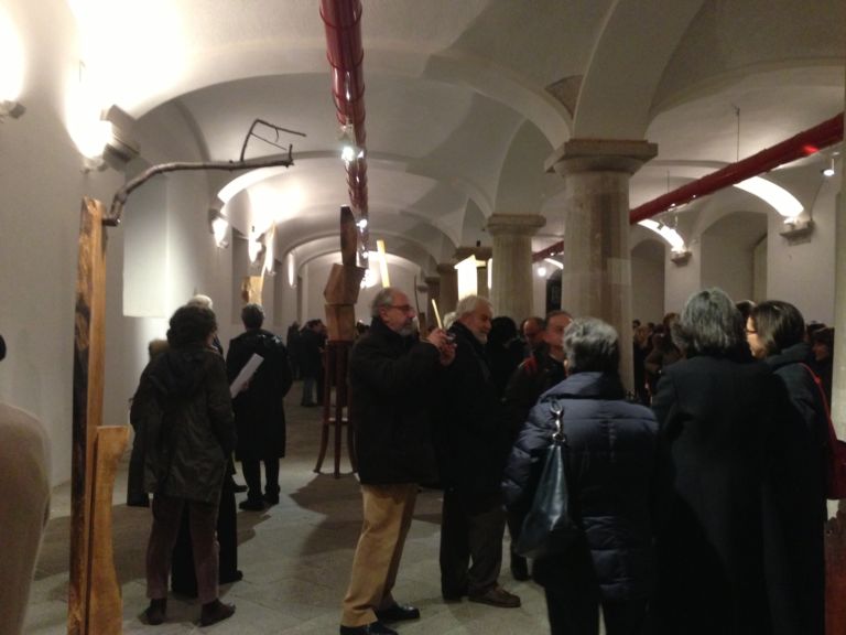 foto 51 Ricordando Brancusi. Jimmie Durham a Palazzo Reale di Napoli celebra la potenza del legno e della pietra lavica, con una grande personale. Videoblitz di Artribune e qualche scatto