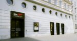 Österreichisches Filmmuseum Ingresso Vienna – Courtesy Ö. Filmmuseum Zurlini e Pietrangeli: cinema italiano alla ribalta a Vienna. È al Filmmuseum, ritrovo di autentici cinefili, giusto al pianterreno del centralissimo Museo Albertina