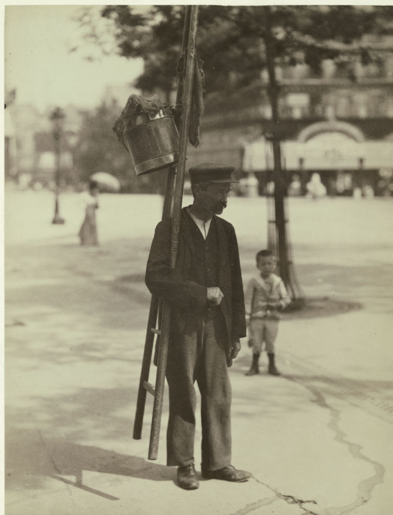 Eugène Atget, Senza titolo, 1899-1900, stampa all'albumina - New York, The Museum oh Modern Art, Abbott-Levy Collection