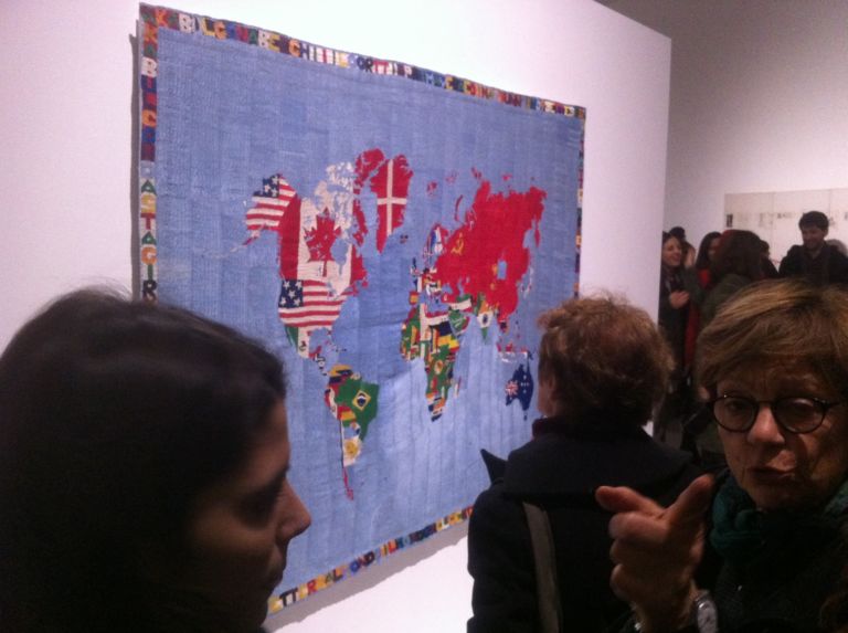 Alighiero Boetti a Roma Maxxi 7 Roma alla ricerca di Boetti. Maxxi strapieno per l’omaggio all’artista ed ai suoi rapporti con la Città Eterna: per sapere chiccera ci sono foto e video