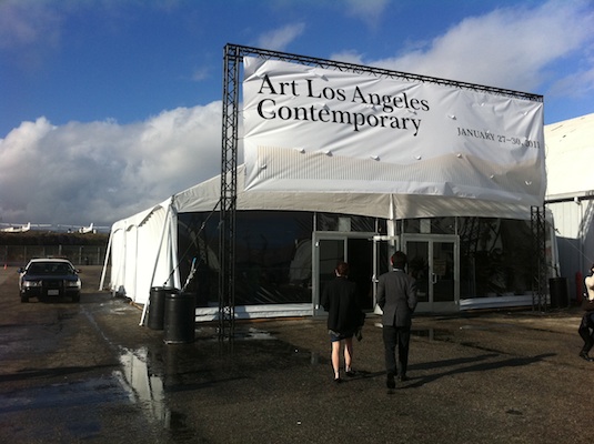 Tutto il mondo è una fiera. C’è anche Los Angeles a rubare la scena al weekend di Artefiera: tre gallerie italiane pronte per LA Art Show ed Art Los Angeles Contemporary
