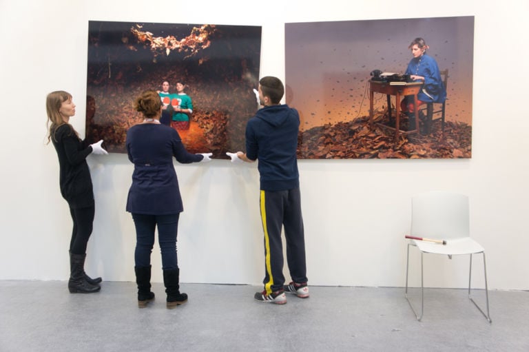 Artefiera 2013 backstage 20 Bologna Updates: la quiete prima della tempesta. Ad Artefiera di danno gli ultimi ritocchi agli allestimenti, ecco la prima fotogallery dal backstage