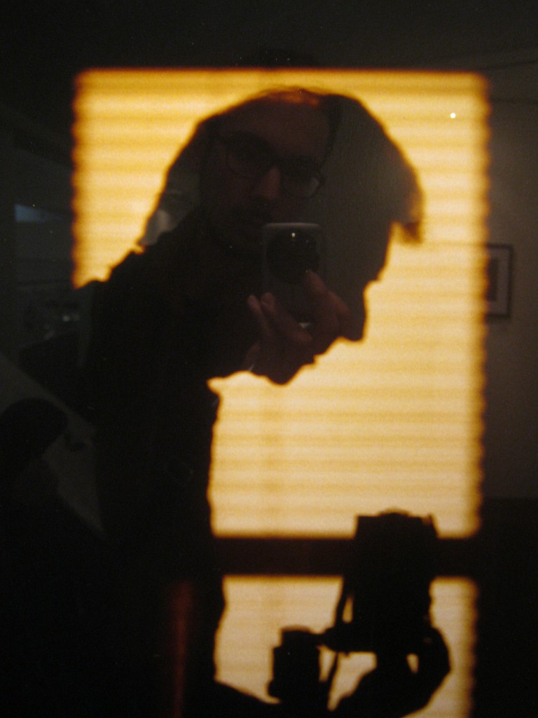 CHRIS STEELE PERKINS Shadow self portrait 2001 Tempo, memoria, ripetizione. Photo50 si ritaglia uno spazio di ricerca, nella London Art Fair in corso a Islington: e noi vi facciamo vedere le immagini