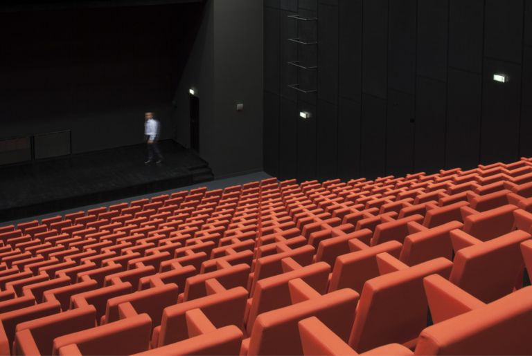 I Nuovi Archivi Nazionali di Francia di Massimiliano Fuksas © Poltrona Frau Contract Fuksas ancora in grande stile in Francia. Aprono a Parigi Saint Denis i Nuovi Archivi Nazionali di Francia: qui le immagini nella gallery