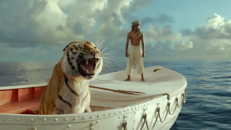 Life of Pi Lincoln contro Django: irriverente grindhouse in costume? Per niente: ufficializzate le candidature agli Oscar 2013, con ben poche sorprese. E una partita che sembra già in mano al biopic presidenziale griffato Spielberg. A meno che Tarantino...