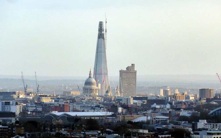 Lo Shard di Renzo Piano Tutto quanto fa design! Dallo Shard di Renzo Piano all’Olympic Cauldron di Thomas Heatherwick, ecco tutti i finalisti del Designs of the Year 2013