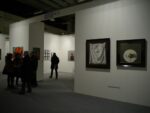 Lo stand di Ca di Fra Si alza il sipario su Bergamo Arte Fiera: pubblico che non ti aspetti per l’apertura in orario aperitivo. Poche sorprese, invece, a spasso tra gli stand: gallerie sulla difensiva. A rischiare sono in pochi