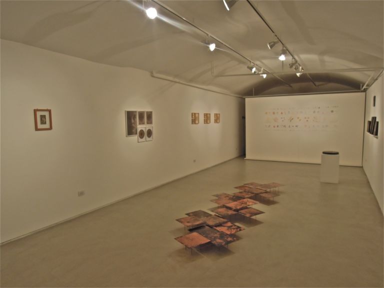 Memorie veduta della mostra presso Whitelabs Milano 2012 1 Memorie, al plurale