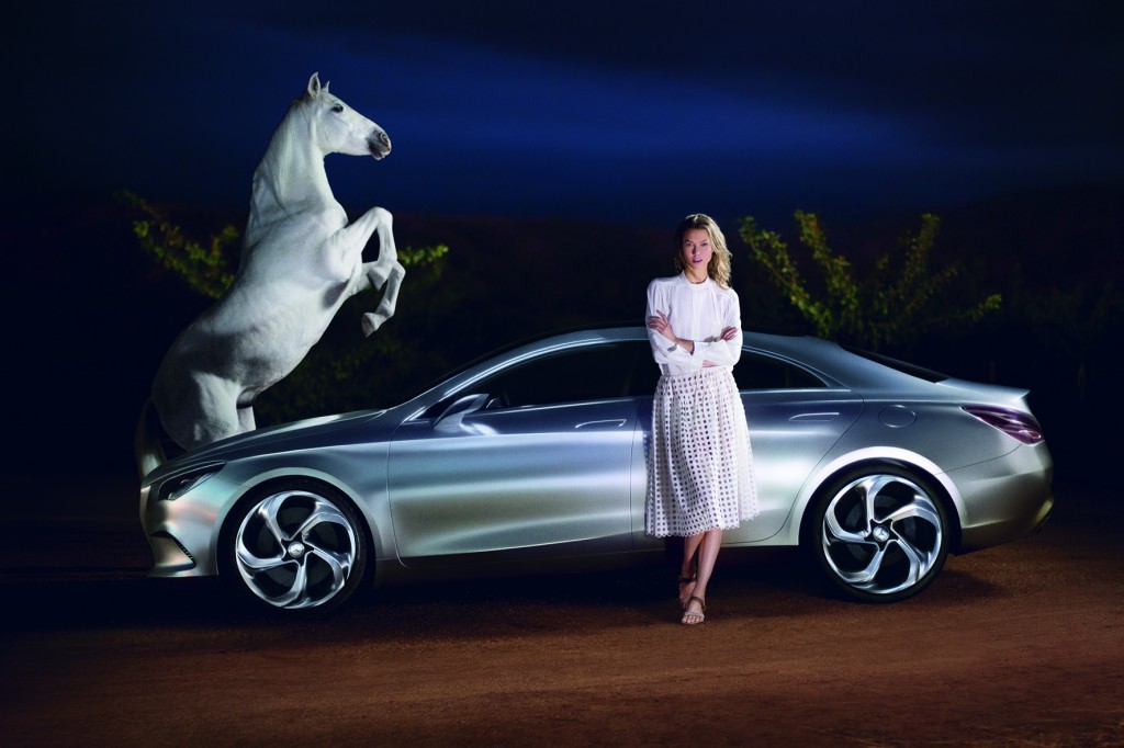Il senso di Mercedes-Benz per la moda. E per l’arte. Da Ryan McGinley a Mimmo Rotella, campagna d’autore per la fashion week berlinese e un calendario da collezionare