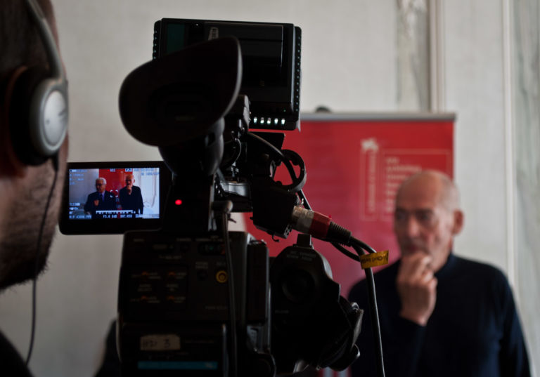 Presentazione Biennale di Venezia Architettura con Rem Koolhaas Venezia 9 Rem Koolhaas e i suoi Fundamentals. Presentata l’edizione 2014 della Biennale Architettura: per la prima volta padiglioni nazionali riuniti sul tema della “modernità”