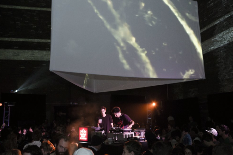 Red Bull Music Academy Jamie XX 2012New York Four Tet Performance Red Bull Music Academy: la musica mette le ali