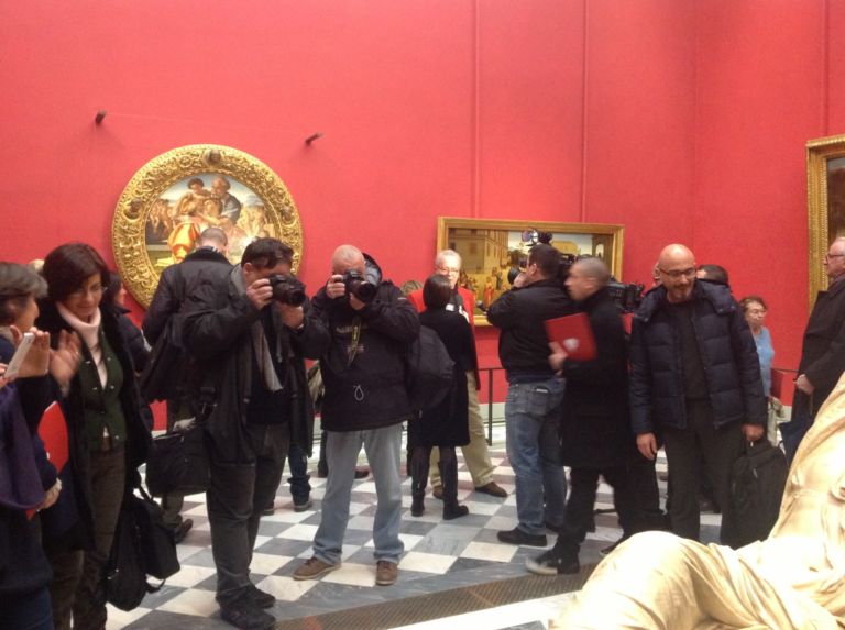image0132 Merito alla generosità degli Amici degli Uffizi. Il Museo fiorentino presenta la sala Michelangelo dopo un restyling da 130.000 euro. Un gioiello rosso, donato alla città